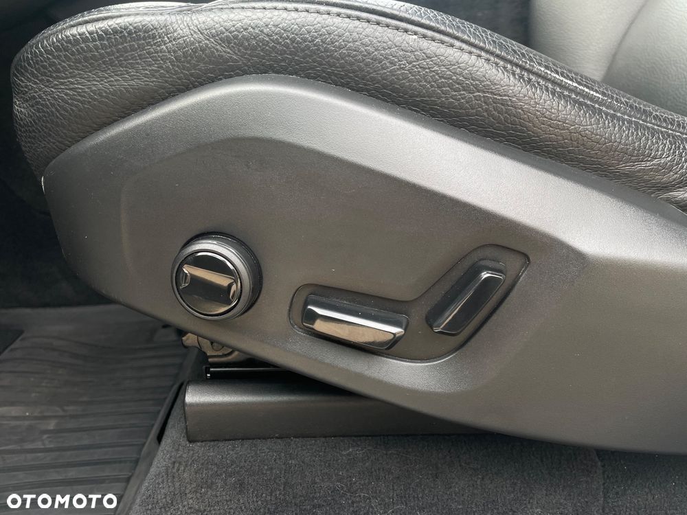 Volvo XC 90 T6 AWD Momentum - 25
