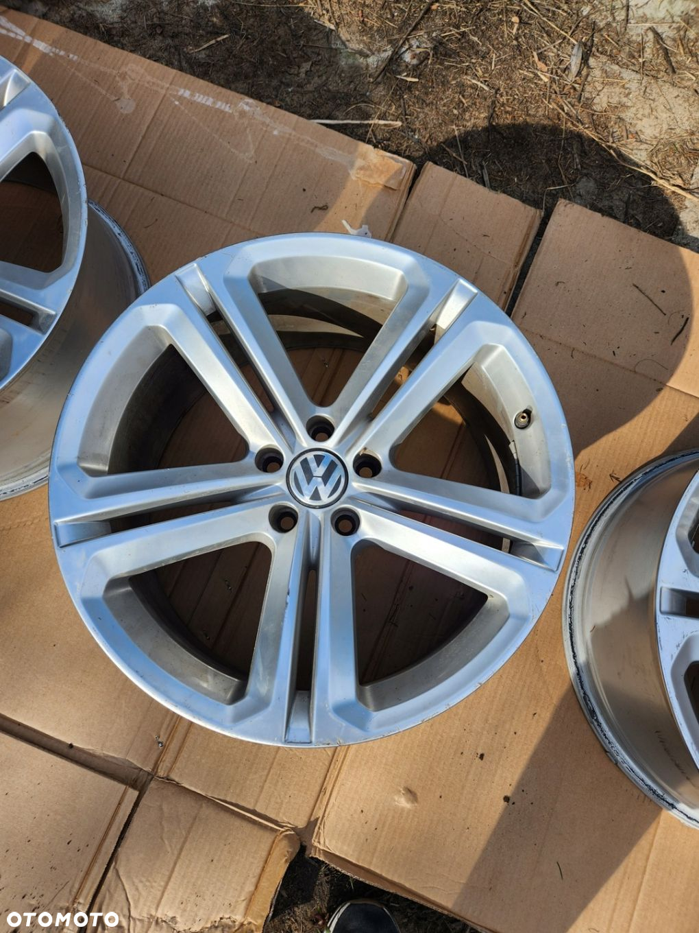 FELGI KOMPLET VW TIGUAN R-LINE 9Jx19H2 ET33 5x112 - 3