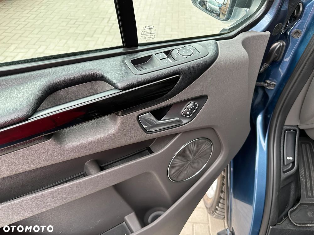 Ford Tourneo Custom - 8