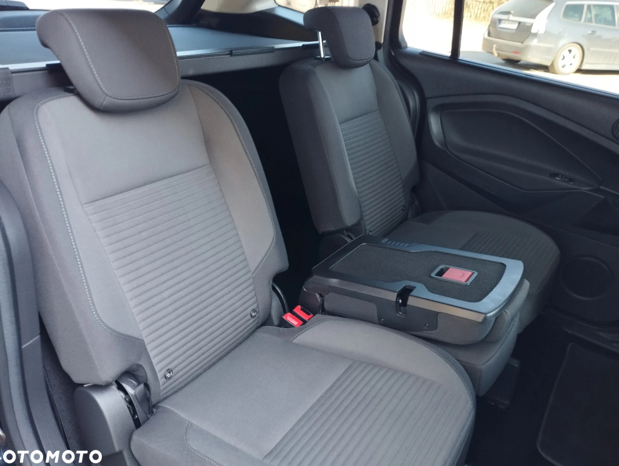 Ford Grand C-MAX 1.5 EcoBoost Start-Stopp-System Titanium - 23