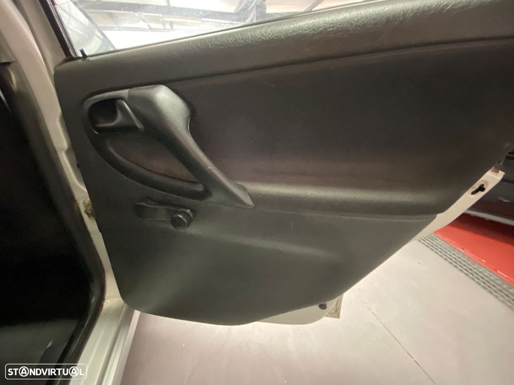 VW Polo 1.0 Fox - 16