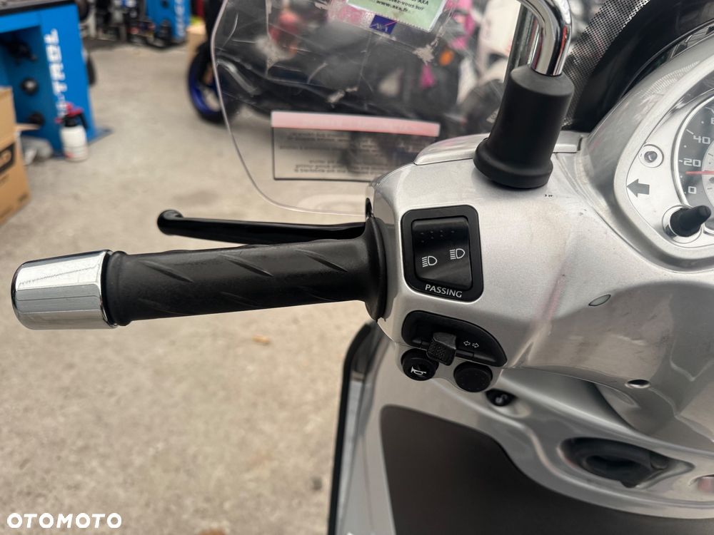 Piaggio Beverly - 13