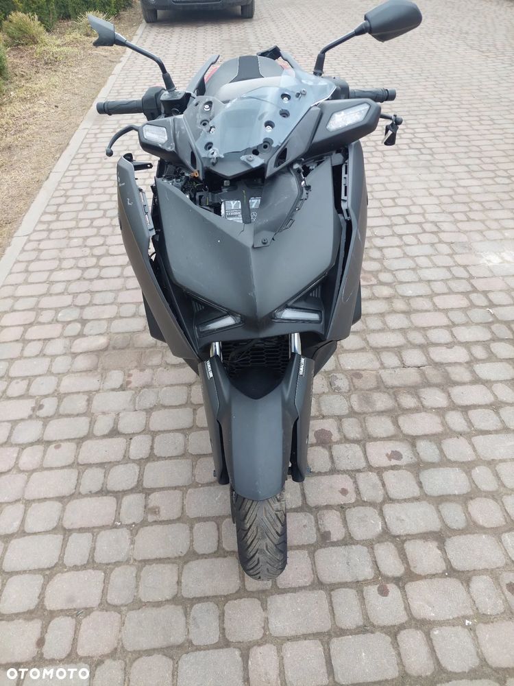 Yamaha X-max - 8
