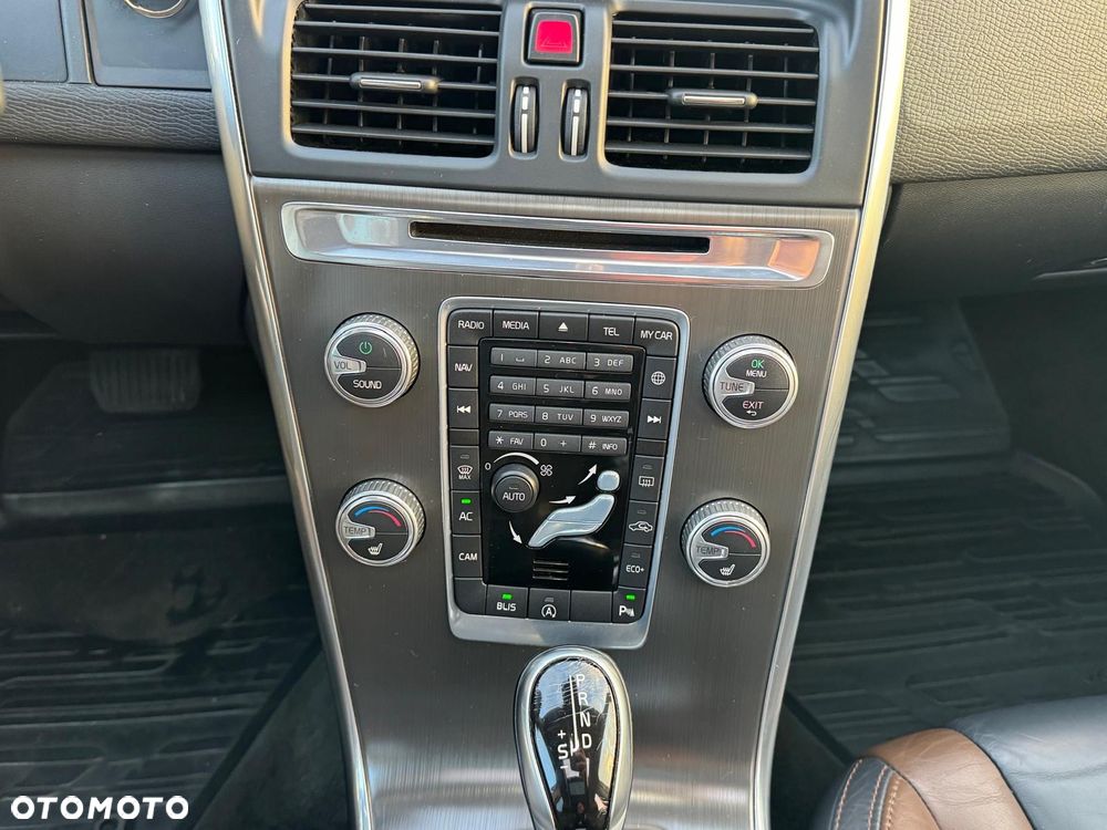 Volvo XC 60 D4 Geartronic Summum - 35