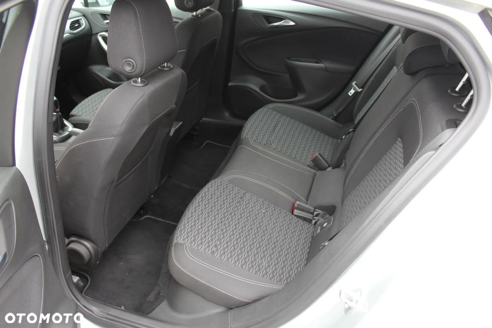 Opel Astra 1.6 D (CDTI) Dynamic - 20