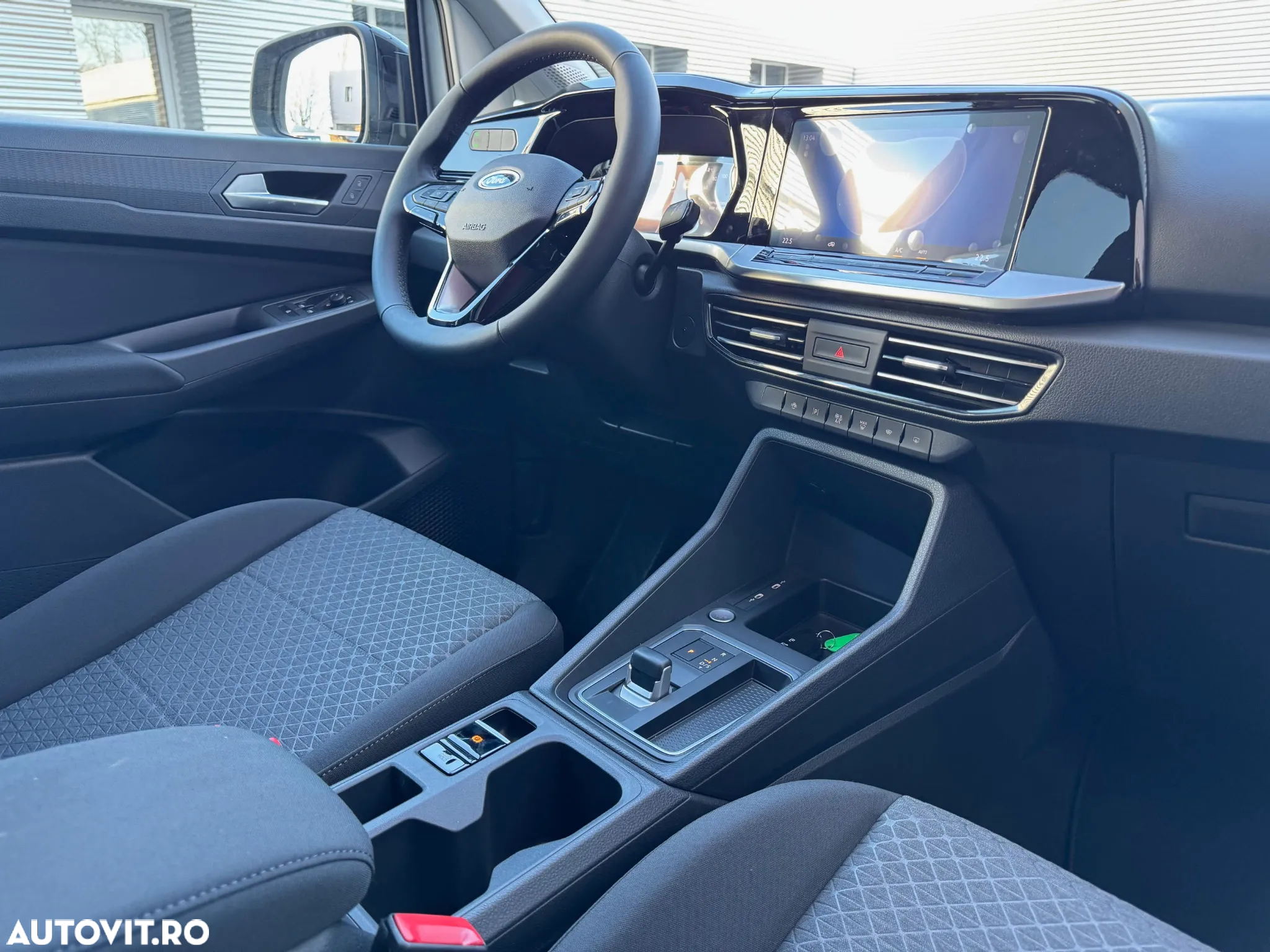 Ford Tourneo Connect 1.5L EcoBoost LWB Titanium - 17