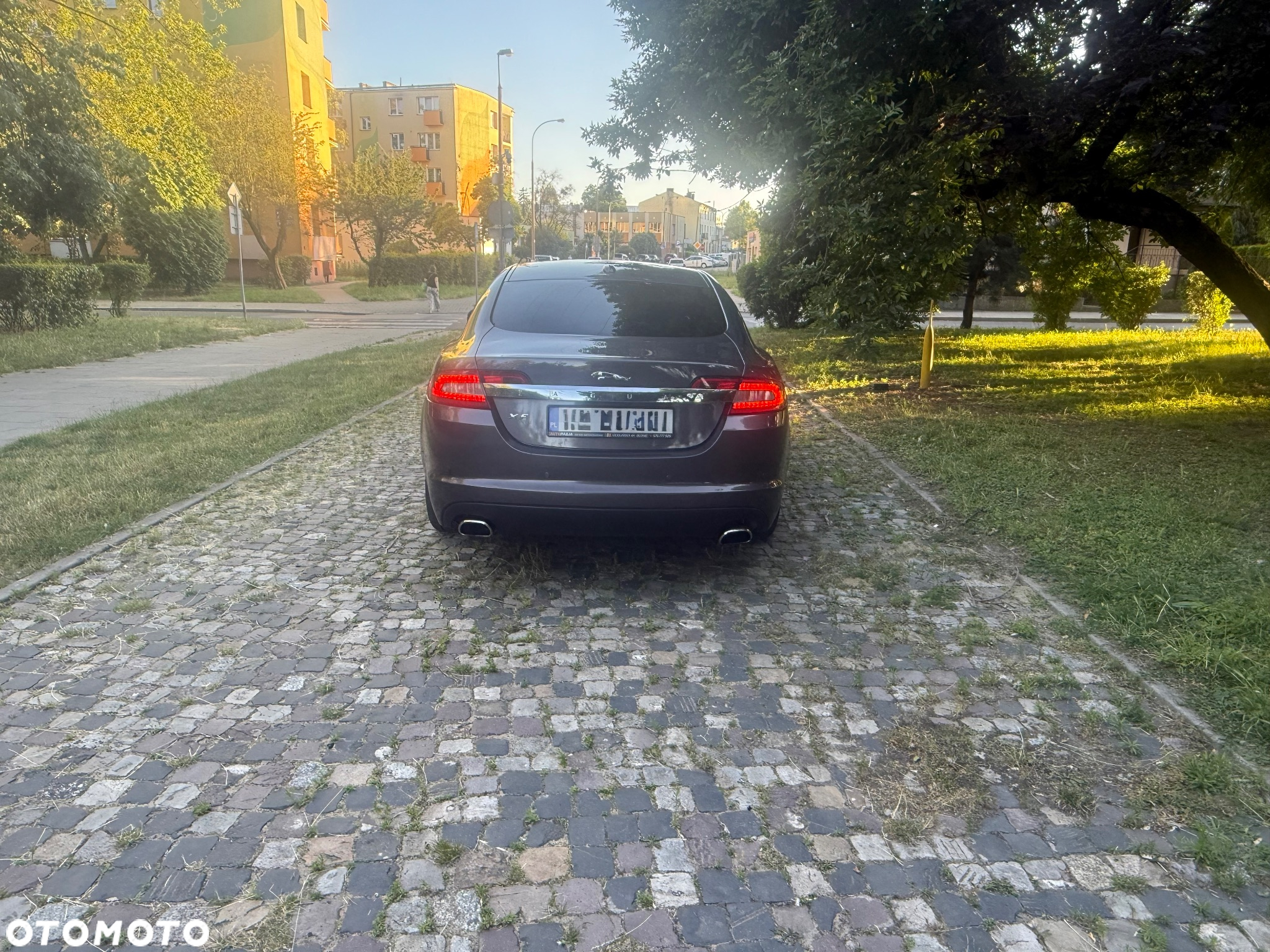 Jaguar XF 2.7 V6 D Luxury - 18