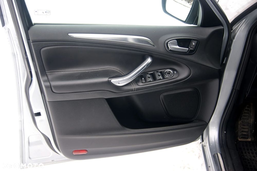 Ford S-Max 2.0 TDCi DPF Titanium - 19