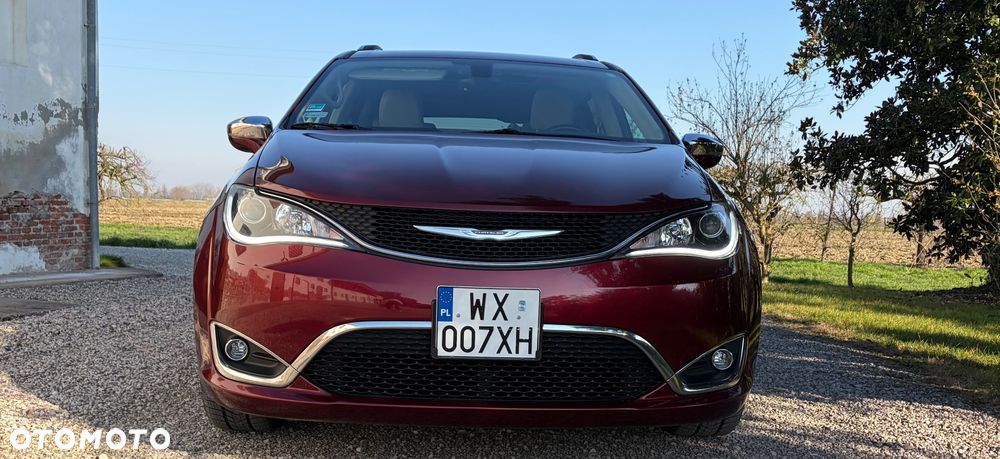 Chrysler Pacifica - 2