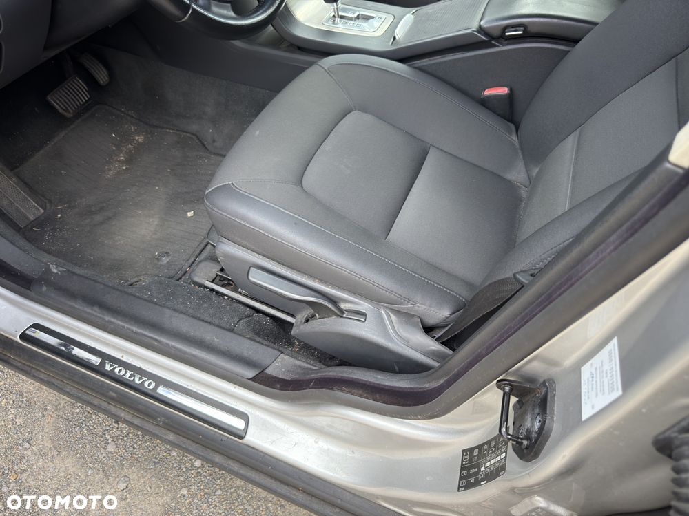 Volvo V70 D5 AWD Summum - 14