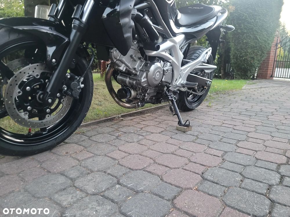 Suzuki Gladius - 21