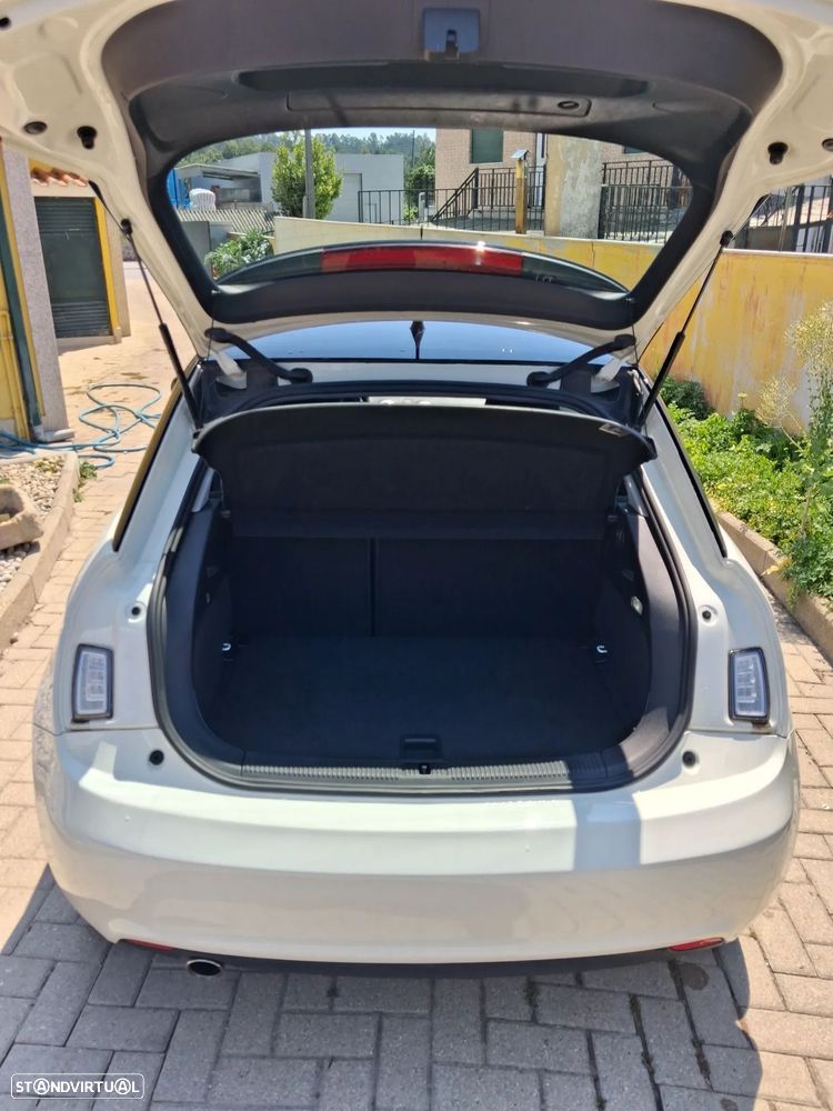 Audi A1 1.6 TDI S line edition - 4
