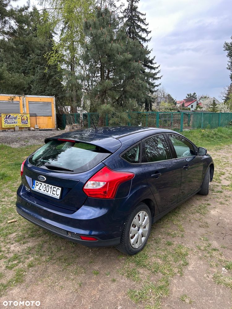 Ford Focus 1.6 Ambiente - 11