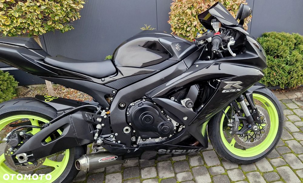 Suzuki GSX-R - 16