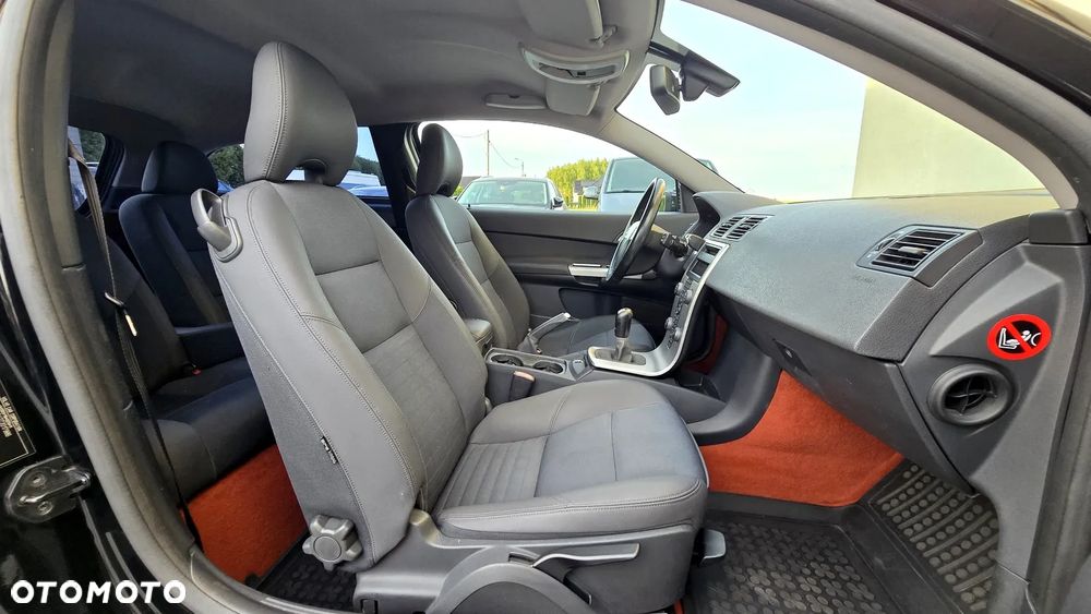 Volvo C30 2.0 Momentum - 27