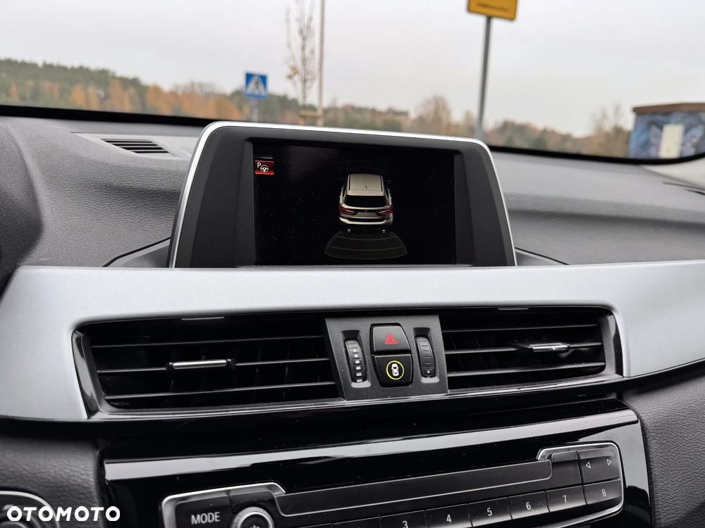 BMW X1 sDrive18d - 10