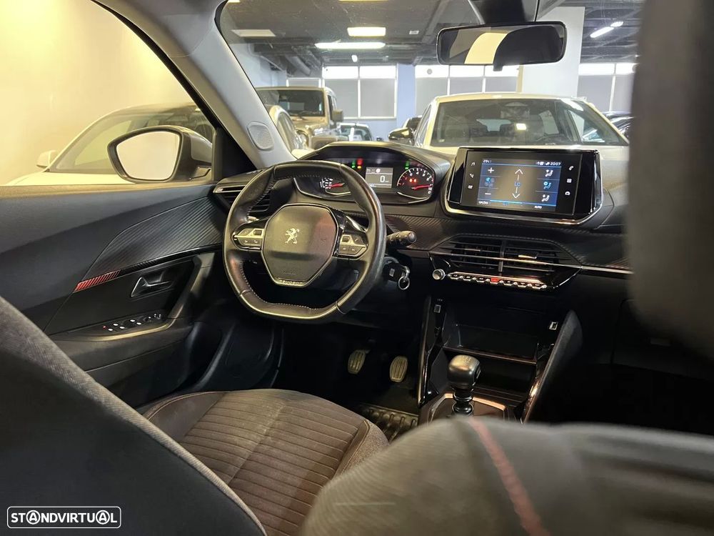 Peugeot 2008 1.2 PureTech Active - 16