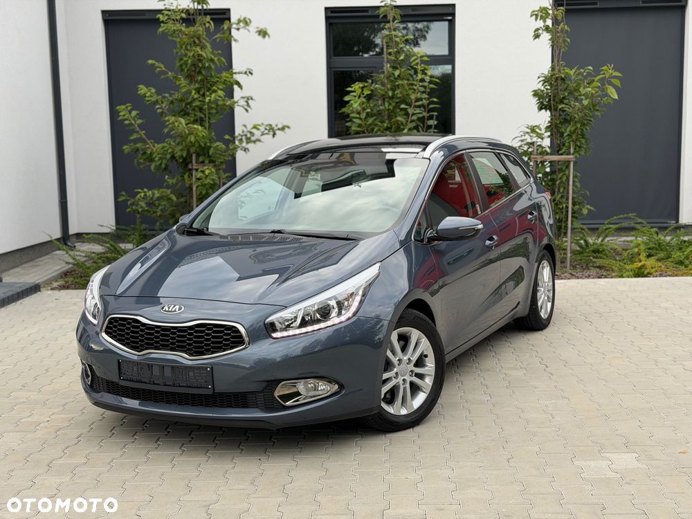 Kia Ceed 1.6 GDI Platinum Edition - 1