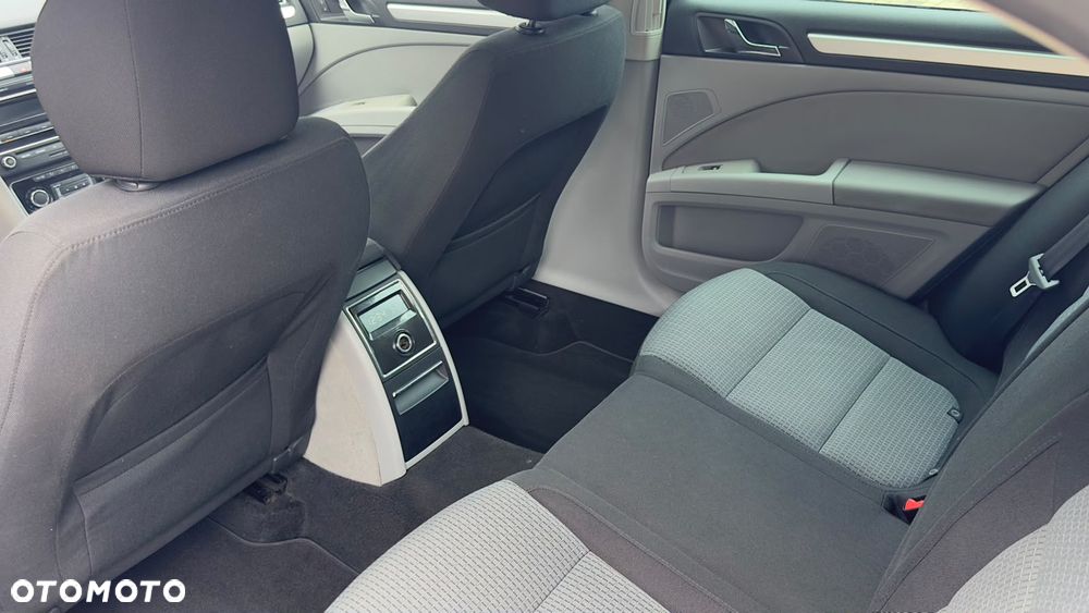 Skoda Superb 2.0 TDI Platinum - 17