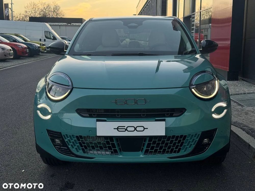 Fiat 600 1.2 Turbo Hybrid La Prima eDCT - 2
