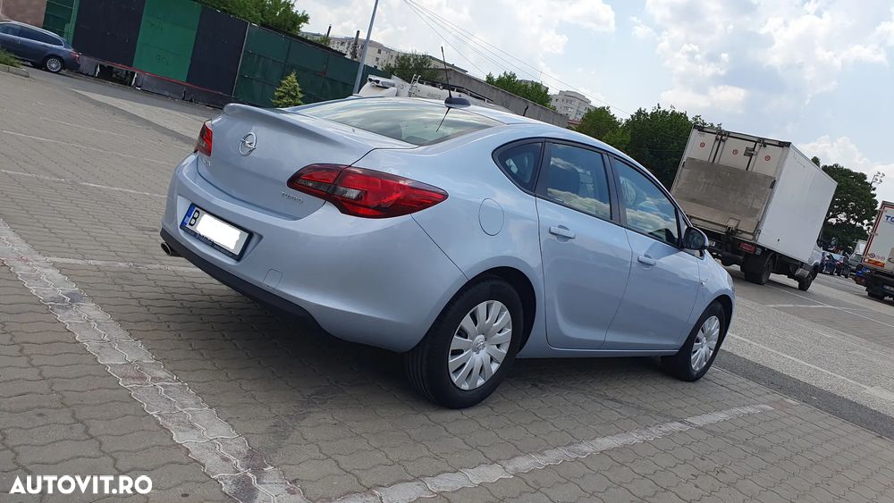 Opel Astra 1.6 TWINPORT ECOTEC Essentia - 4