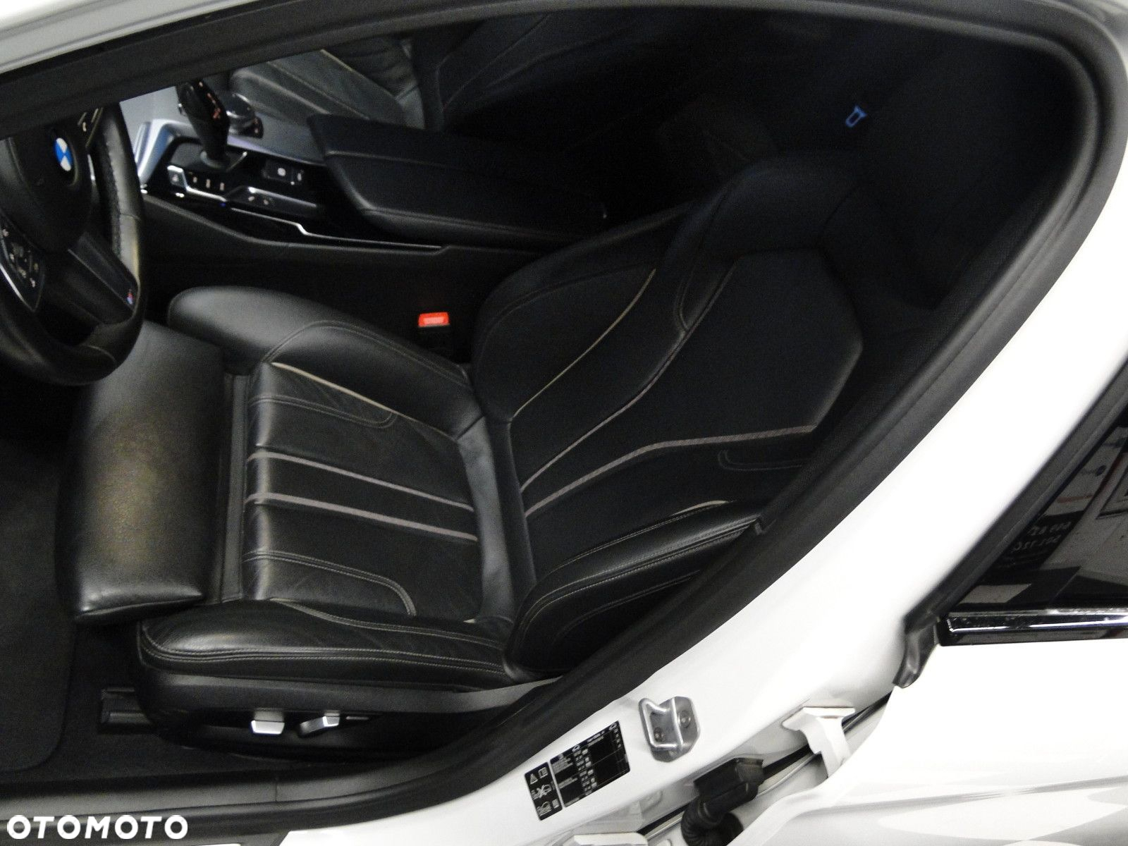 BMW Seria 5 M550d xDrive - 24