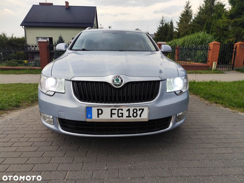 Skoda Superb 2.0 TDI Elegance DSG - 2