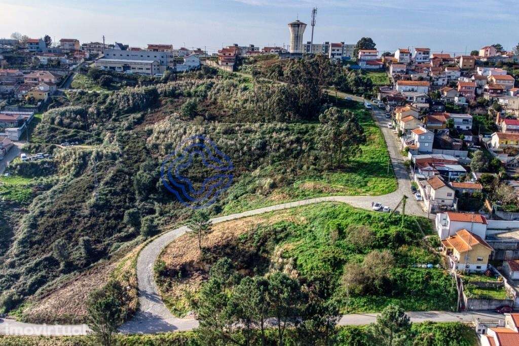 3 terrenos urbanos à venda em São Pedro da Cova com área total de 16.6 - Grande imagem: 3/20