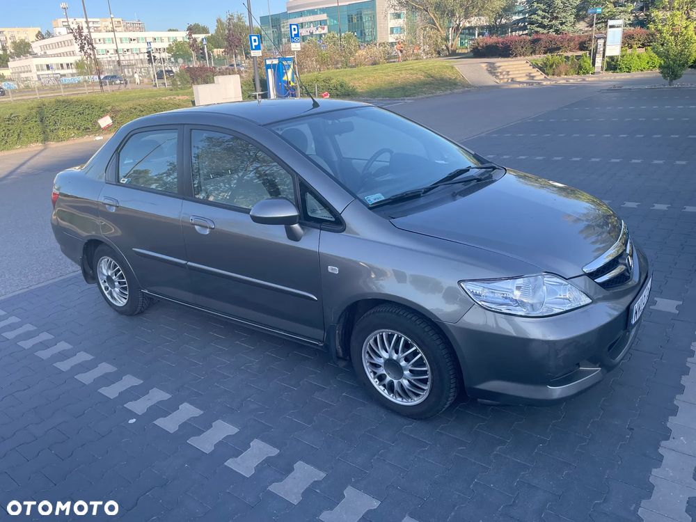 Honda City 1.4 Comfort - 10