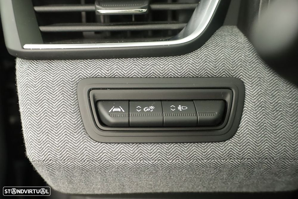 Renault Clio 1.0 TCe Techno - 19