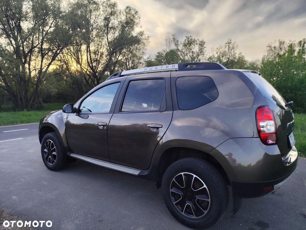 Dacia Duster 1.6 SCe Blackshadow S&S - 5