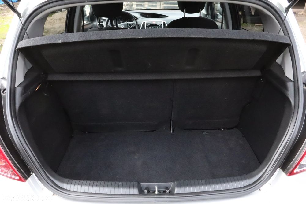 Hyundai i20 - 17