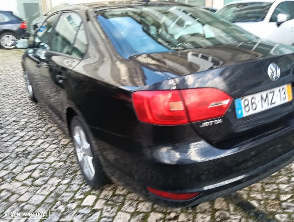 VW Jetta 1.6 TDi Blue Motion Comfortline - 2