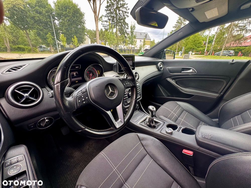 Mercedes-Benz CLA 200 AMG Line - 33