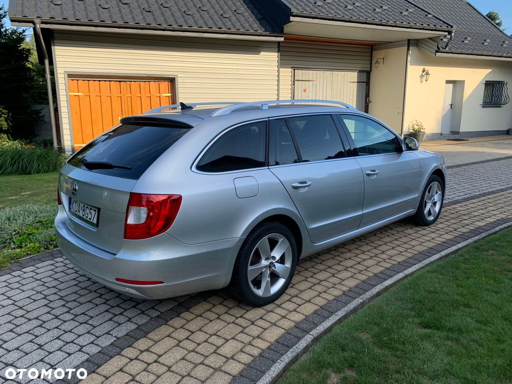 Skoda Superb 2.0 TDI 4x4 Exclusive - 2