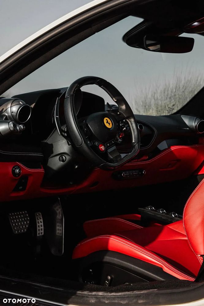 Ferrari F8 Tributo - 13