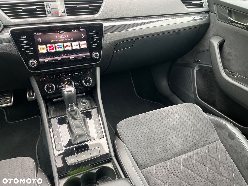 Skoda Superb 2.0 TDI 4x4 DSG Sportline - 25
