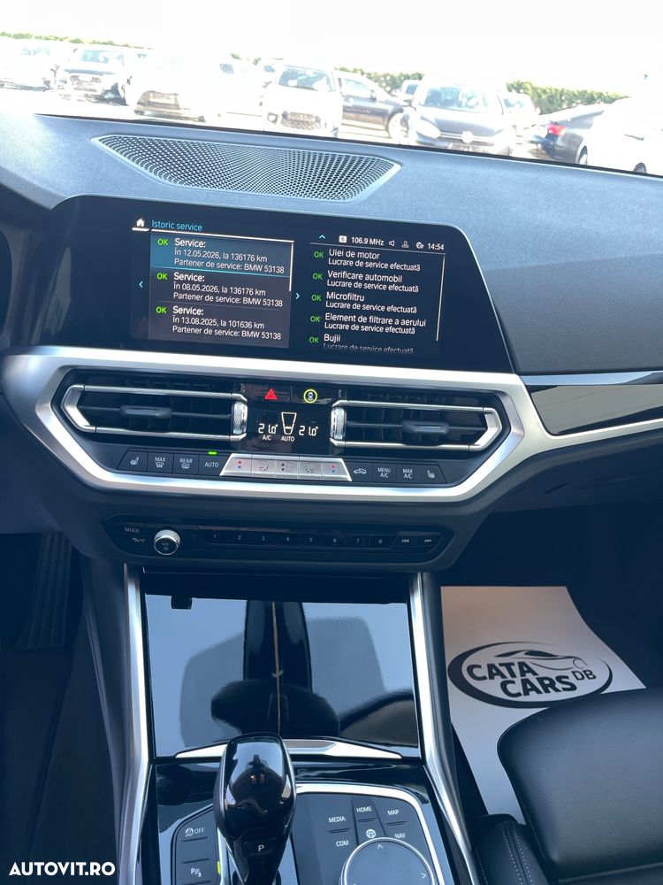 BMW Seria 3 330e Aut. Sport Line - 34
