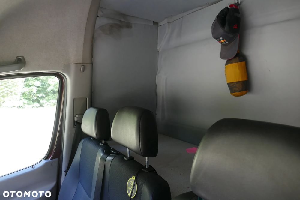 Mercedes-Benz Sprinter 319 - 8
