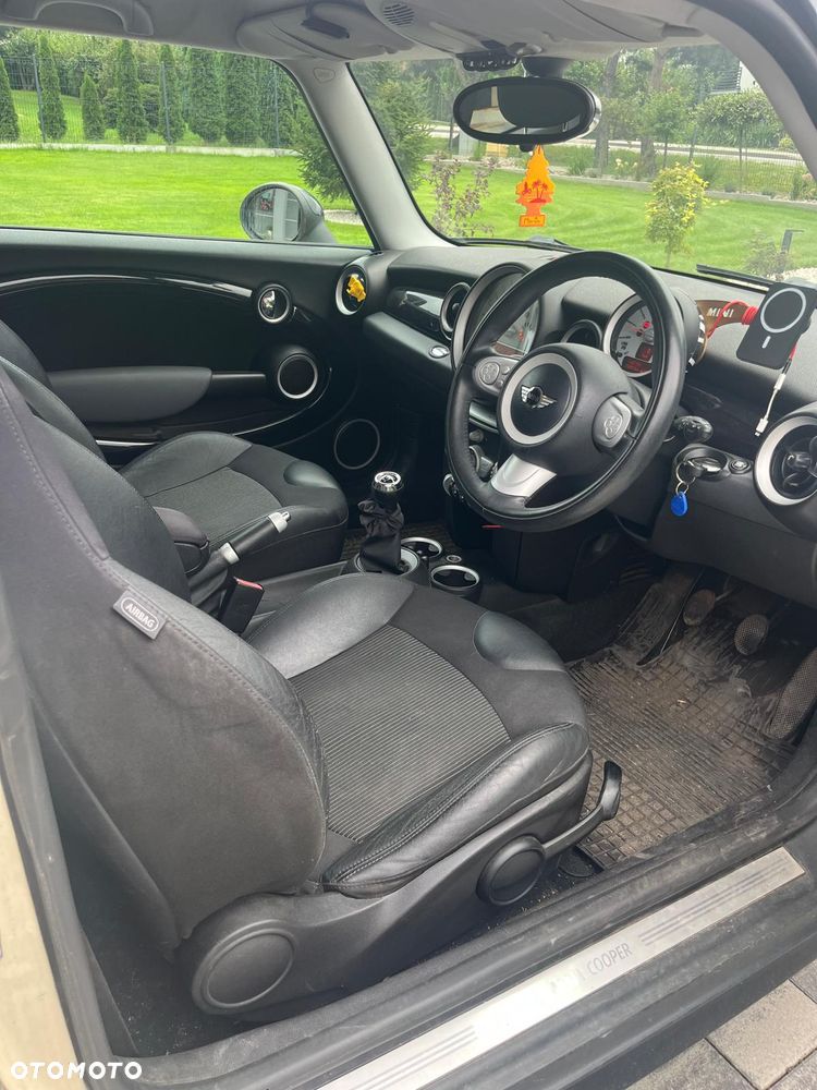 MINI Cooper Standard - 2