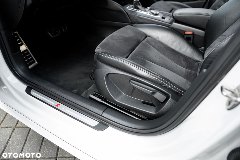 Audi S3 Sportback S tronic - 19