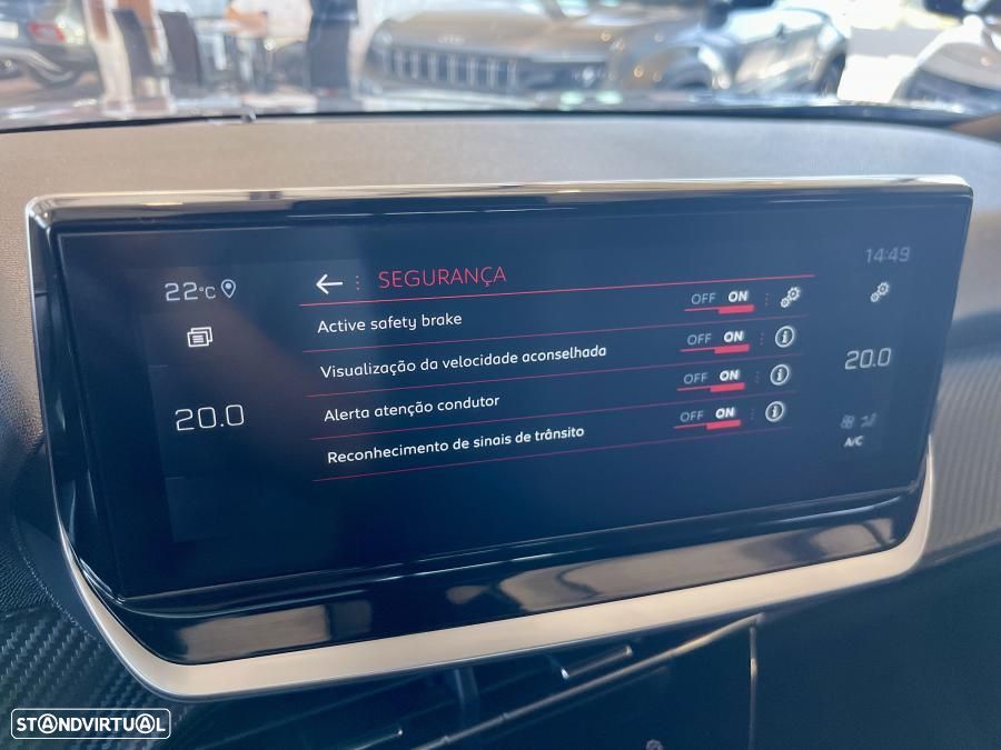 Peugeot 2008 1.2 PureTech Allure Pack EAT8 - 21