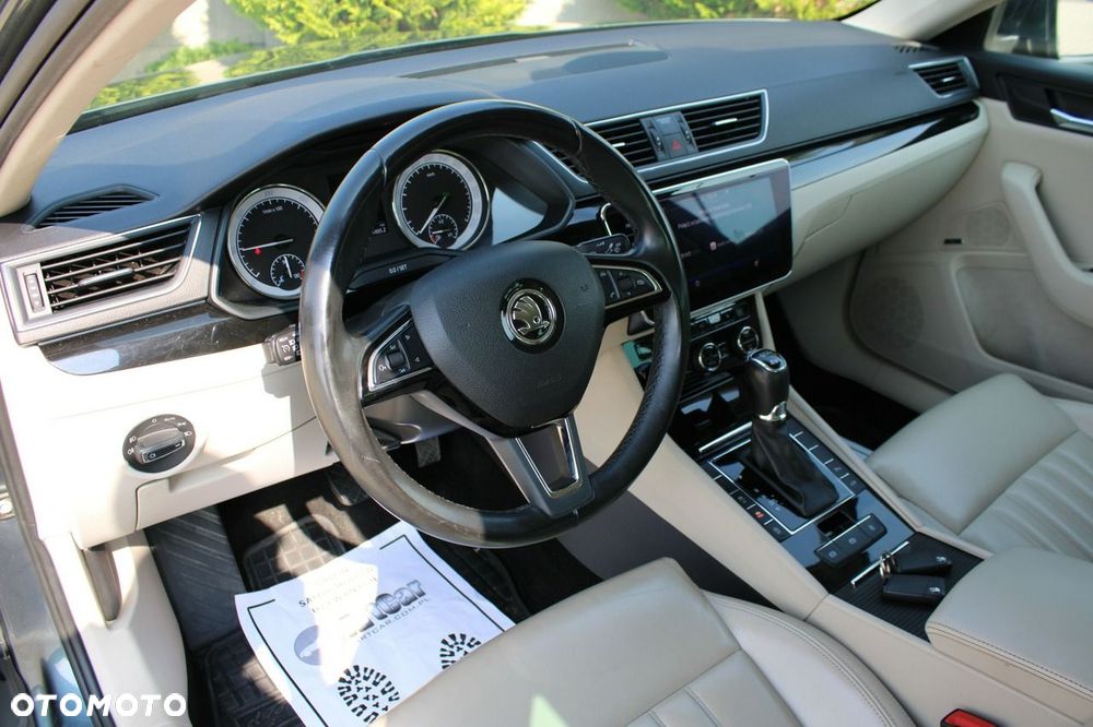 Skoda Superb 2.0 TDI 4x4 DSG L&K - 23