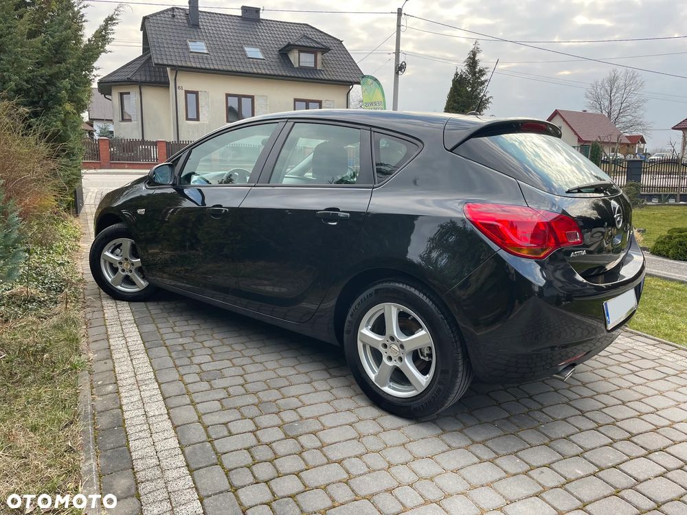 Opel Astra 1.4 T Enjoy - 18