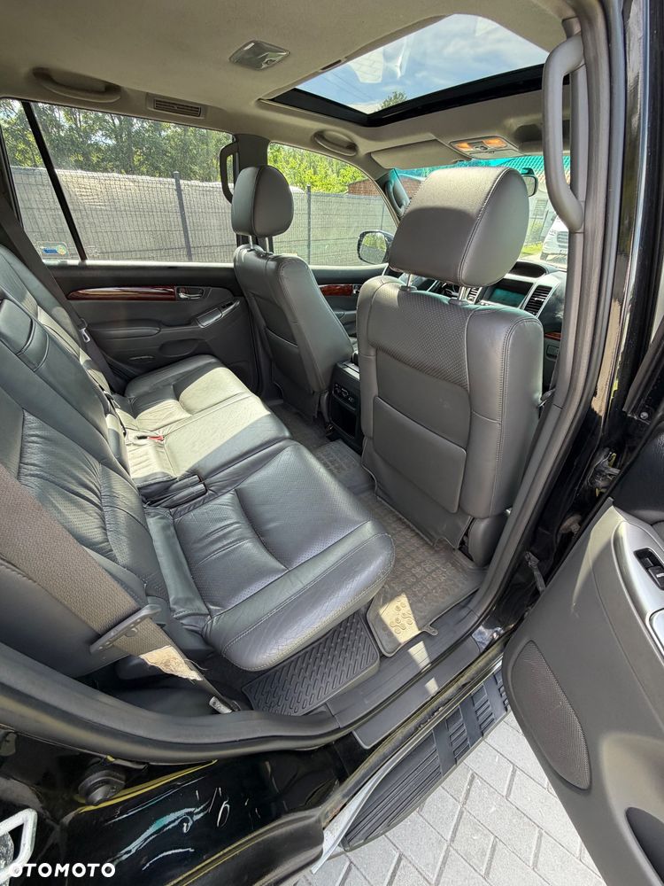 Toyota Land Cruiser - 4