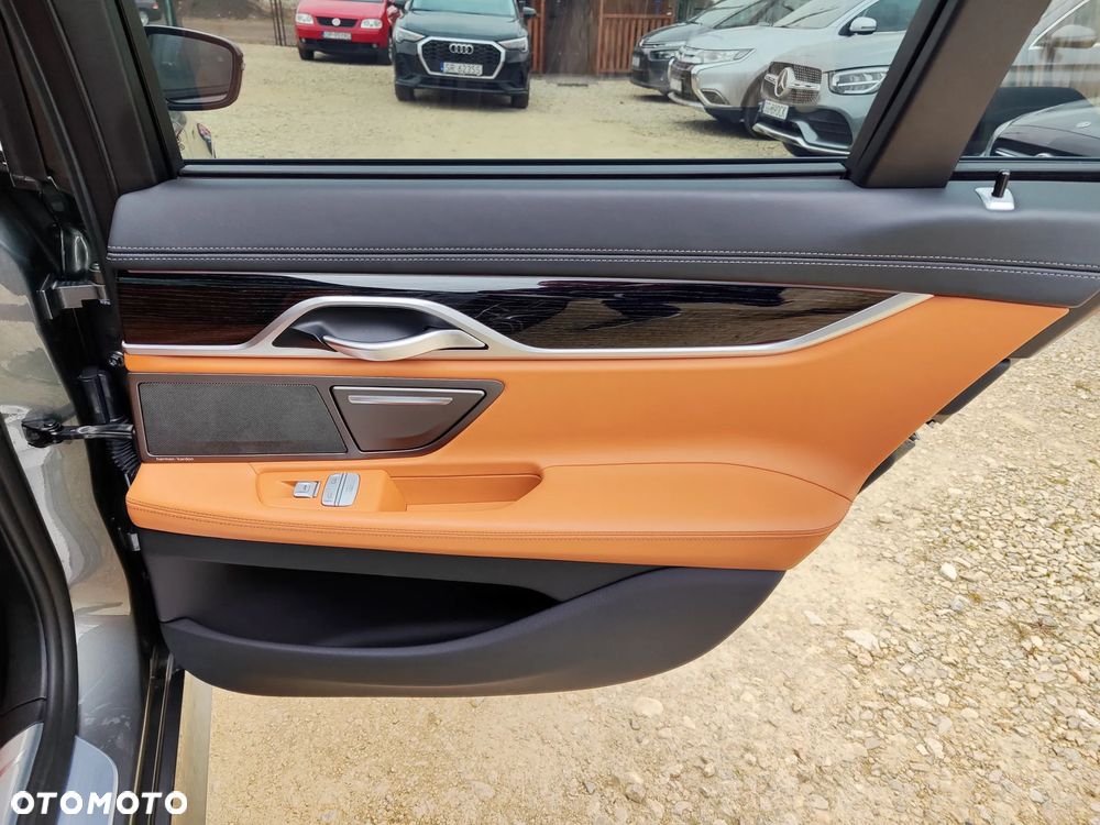 BMW Seria 7 740d xDrive sport - 16