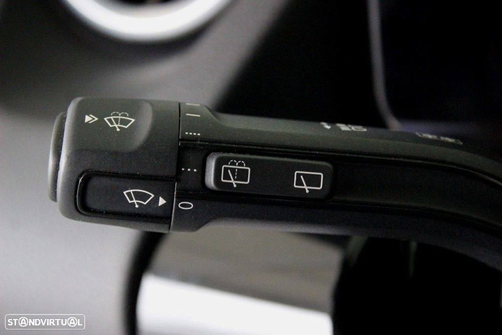 Mercedes-Benz GLA 180 d AMG Line - 25