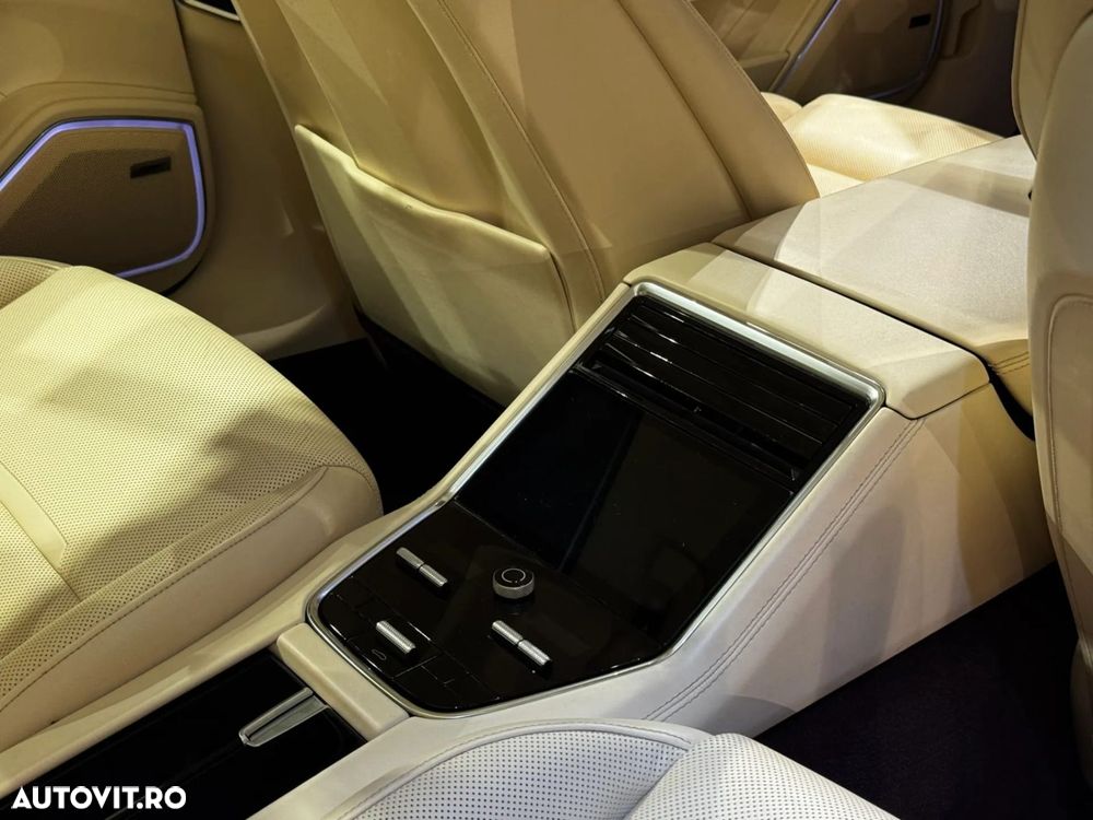 Porsche Panamera - 19