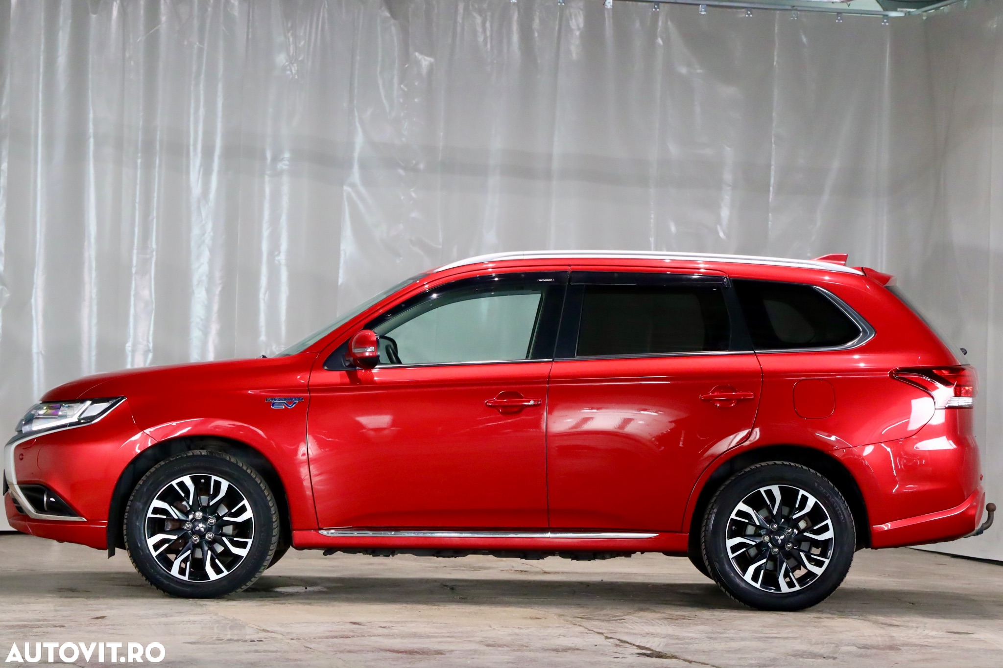 Mitsubishi Outlander 2.0 4WD Plug-In Hybrid - 36