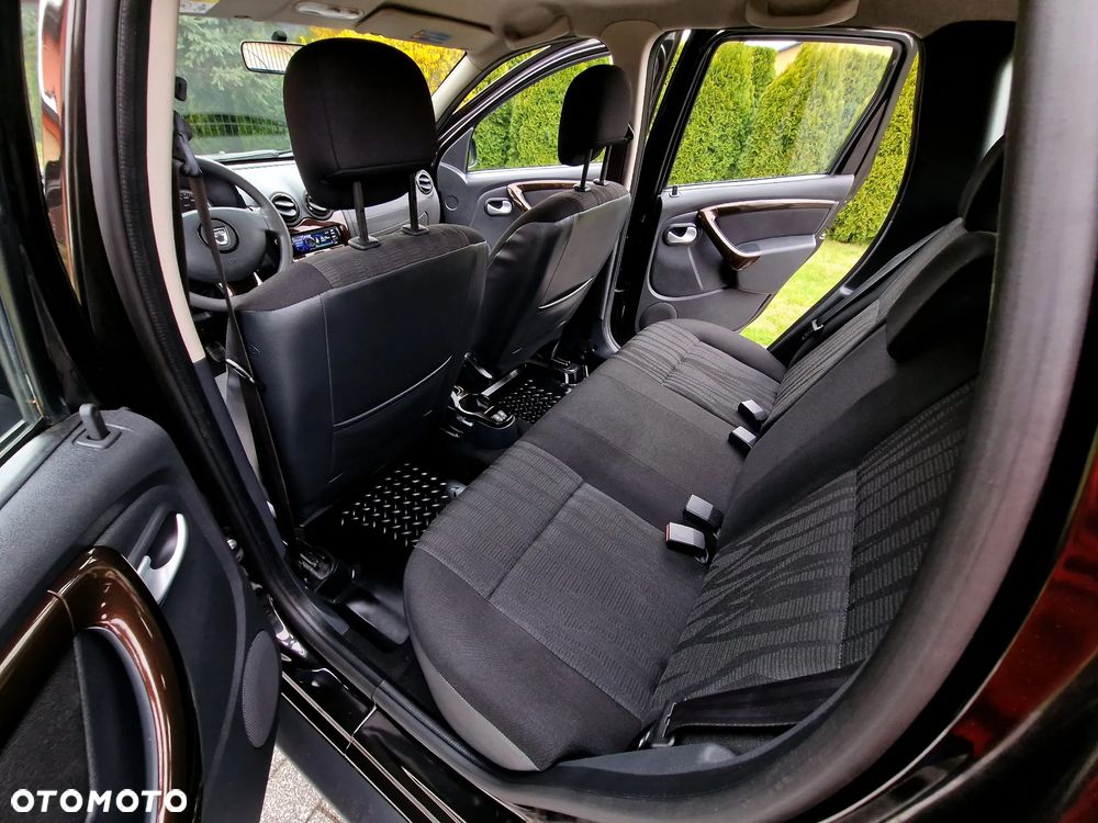 Dacia Duster 1.6 Laureate 4x4 - 19